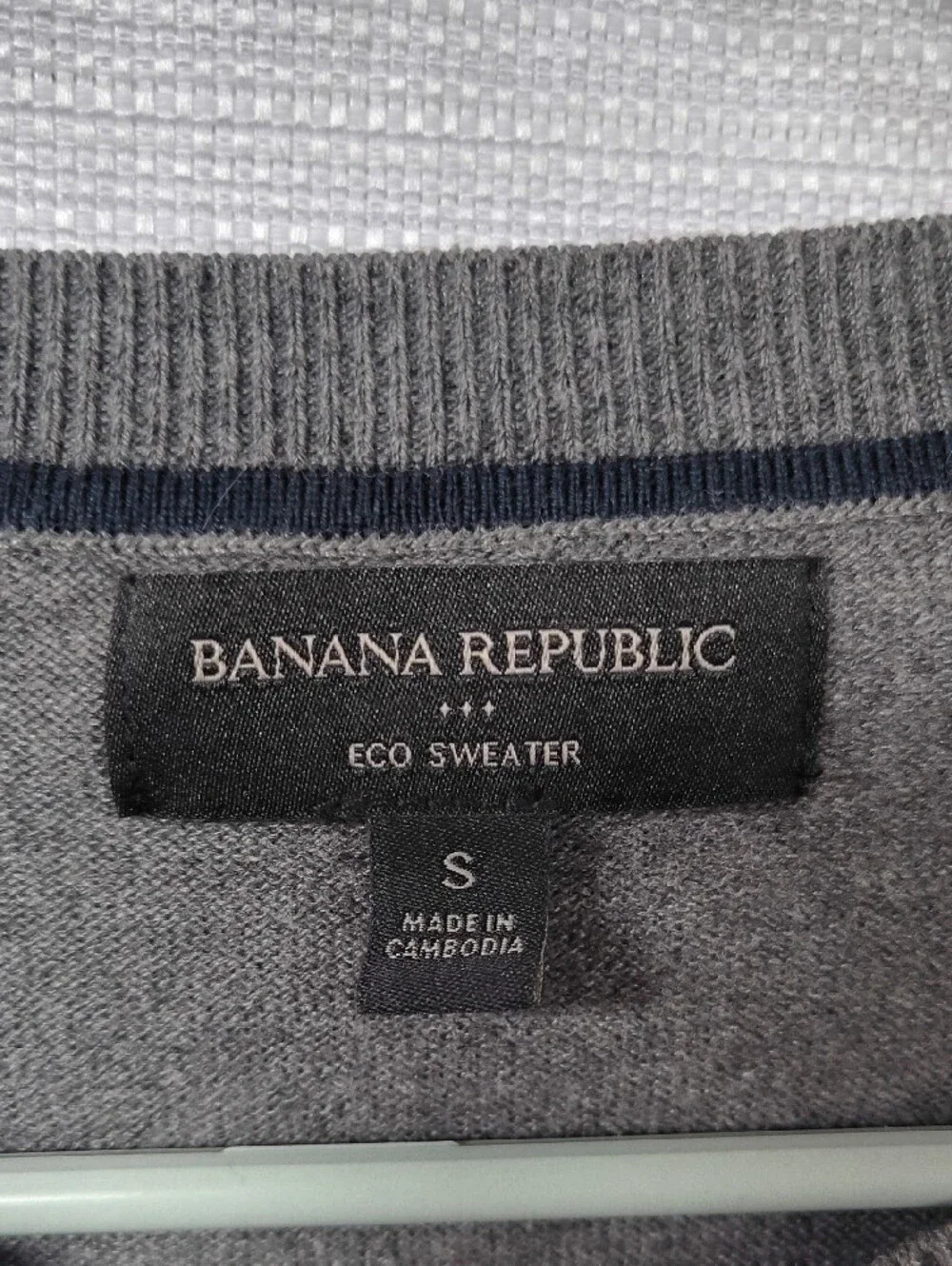 Banana Republic Men's Charcoal Gray Crewneck Sweater Small